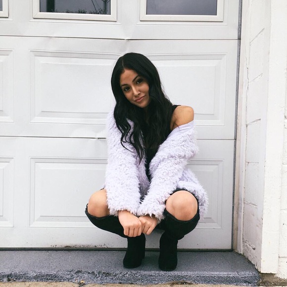 Meet your Posher, Violet - Picture 1 of 1